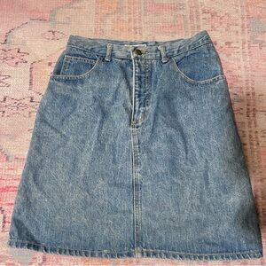 GUC Vintage Guess Jean Skirt ❤️
